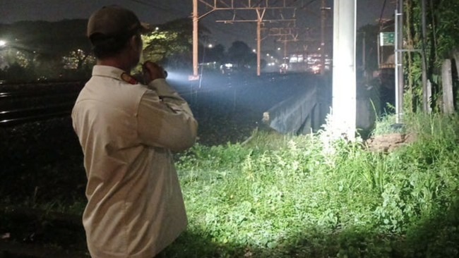 Tembok Bolong Jatinegara Digeledah Satpol PP, Tiga Wanita Diamankan
